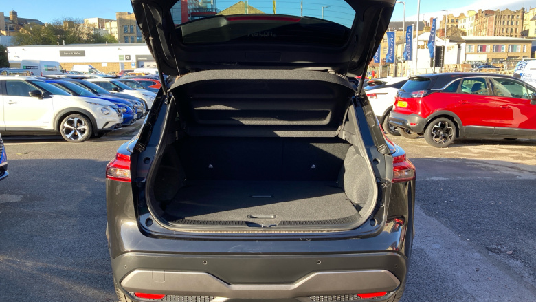 Nissan Qashqai 1.3 DiG-T MH N-Connecta 5dr Petrol Hatchback